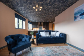 Swiper - 1 Bedroom Luxury Apartment by Mint Stays